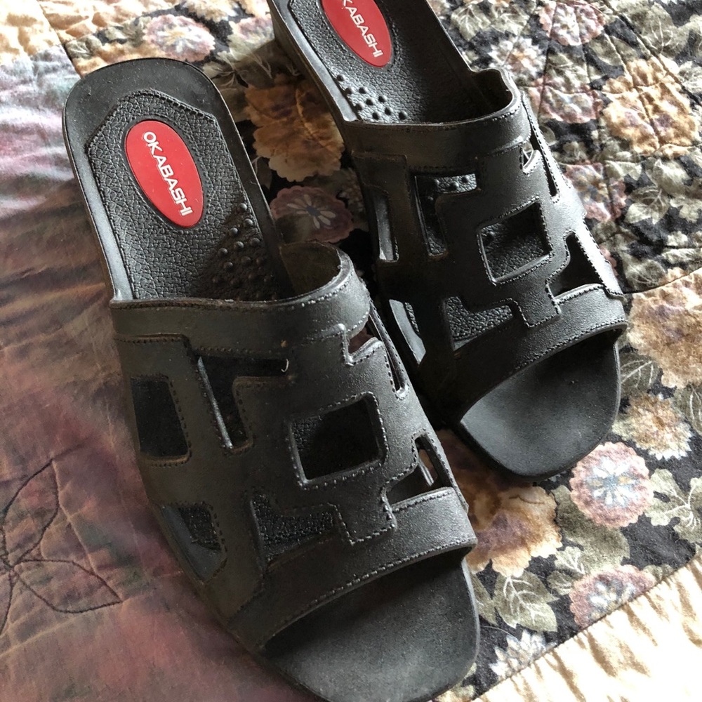 Okabashi black sandals